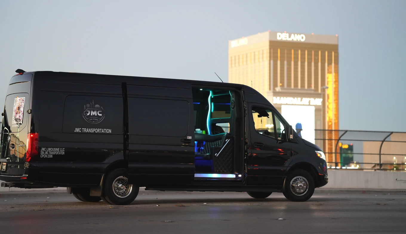 Sprinter Mercedes-Benz Limousine Style — JMC-02