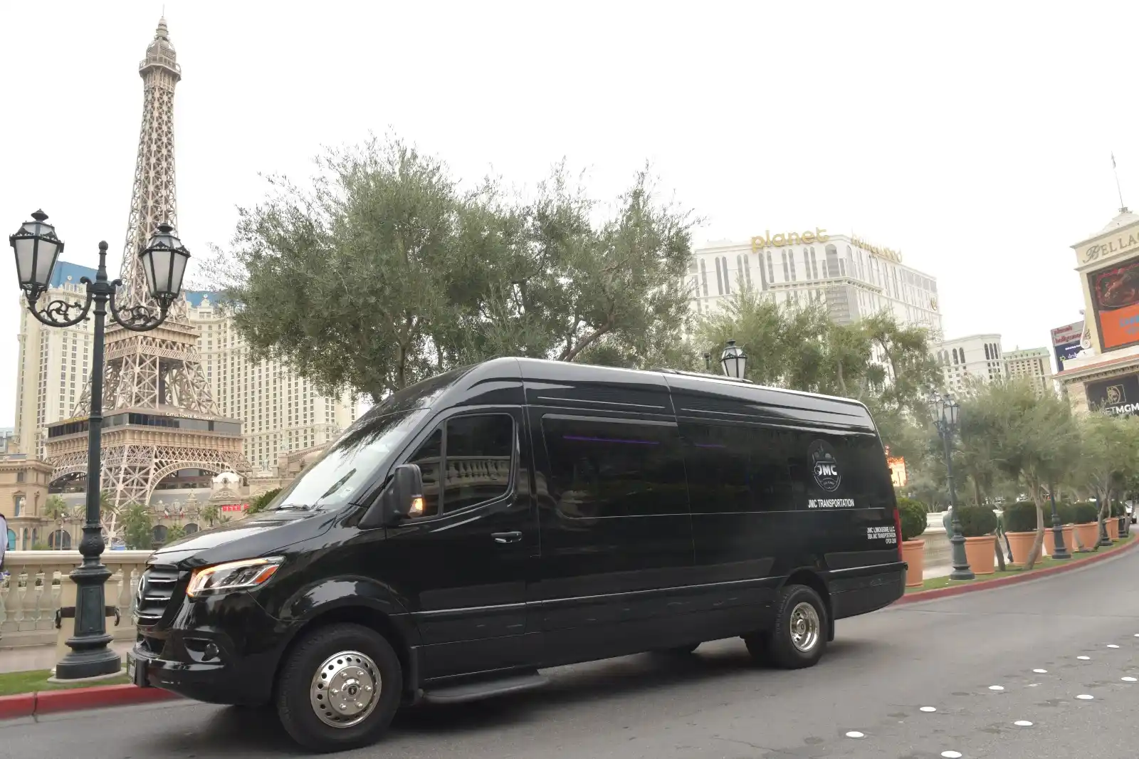 Sprinter Mercedes-Benz Limousine Style — JMC-04